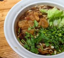 Beef tendon noodles