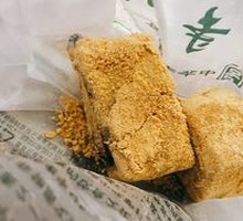 Beijing-style sweet rice roll