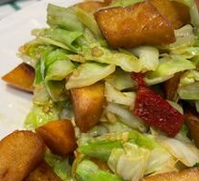 Stir-fried BaoBao Cabbage with Naan