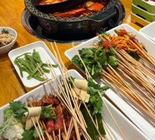 Rich and Fresh Double-Flavor Hot Pot