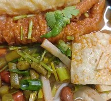 Spicy Chicken Feet with Rice Noodles