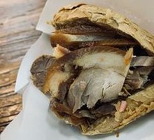Braised Pork Belly in Flatbread