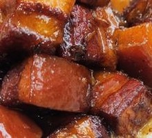 Braised Pork Belly in Clay Pot