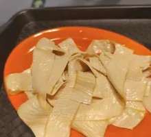 Oil-soaked tofu skin