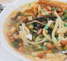 Braised Chicken Feet with Luosifen