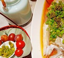 Suzhou-style Steamed White Fish