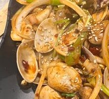 Spicy Stir-Fried Clams