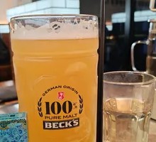 1 Liter Hoegaarden White Beer