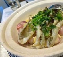 Casserole Baked Yellow Croaker with Golden Garlic