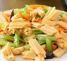 Celery with Yellow Skin Tofu Shreds