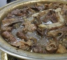 Braised Delicacy in Small Pot