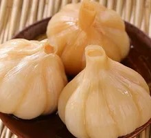 Sweet Pickled Garlic