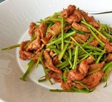 Stir-Fried Beef with Yellow Onion