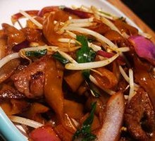 Dry-Fried Beef Rice Noodles