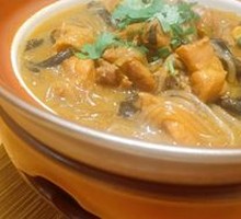 Stir-fried Chicken with Chanterelles
