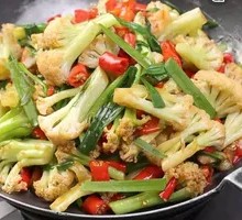 Spicy Stir-Fried Organic Cauliflower