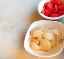 Sweet Pickled Garlic
