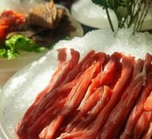 Lamb with Cucumber Strips