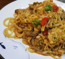 Beef and Sauerkraut Stir-Fried Noodles