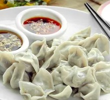 Raw tomato and egg dumplings