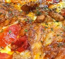 Classic Italian Meat Sauce Pizza
