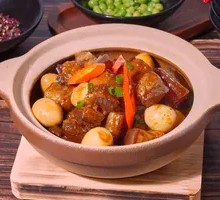 Braised Pork Belly in Clay Pot