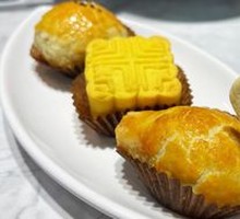 Three Delicacies of Crispy Pastries