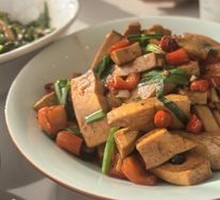Stir-fried tender flower mushrooms with fragrant tofu