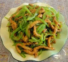 Stir-Fried Pork with Green Pepper and Knife-Cut Noodles
