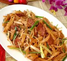 Duck Leg and Egg Fried Rice Noodles