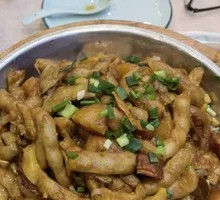 Braised Pork with Golden Hooks