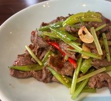 Stir-Fried Beef with Yellow Onion