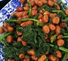 Spinach with Walnuts