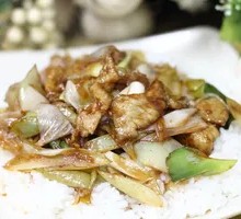 Scallion Stir-Fried Meat Rice Bowl