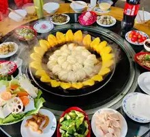 Fish Banquet Pot