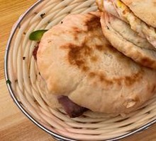 Egg-filled fire bun