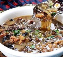 Chicken Cubes with Mushrooms and Vermicelli