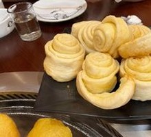 Steamed rice roll