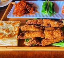 Crispy pancakes with hairtail fish
