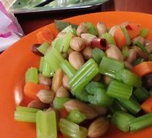 Stir-fried Celery with Boiled Peanuts