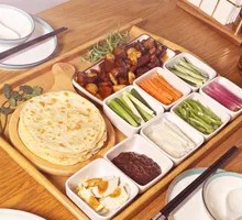 Braised Pork with Spring Pancakes