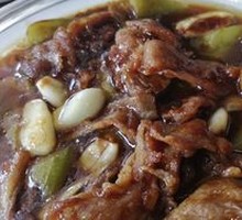 Garlic Stir-Fried Pork with Loofah