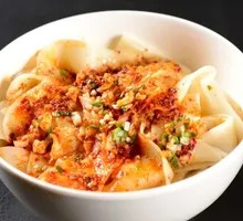 Spicy Sauce Oil-Poured Noodles