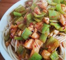 Spicy Chicken Cubes with Noodles