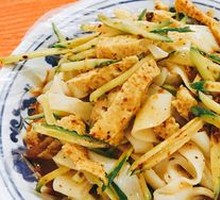 Ham Stir-Fried Rice Noodles