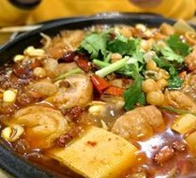 Braised Pork Intestines in Clay Pot
