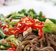 Mixed fern root noodles