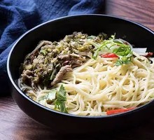 Sour Cabbage and Pork Noodles