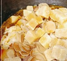 Stewed Goose in Iron Pot