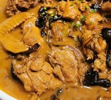 Stir-fried Chicken with Mushrooms and Noodles